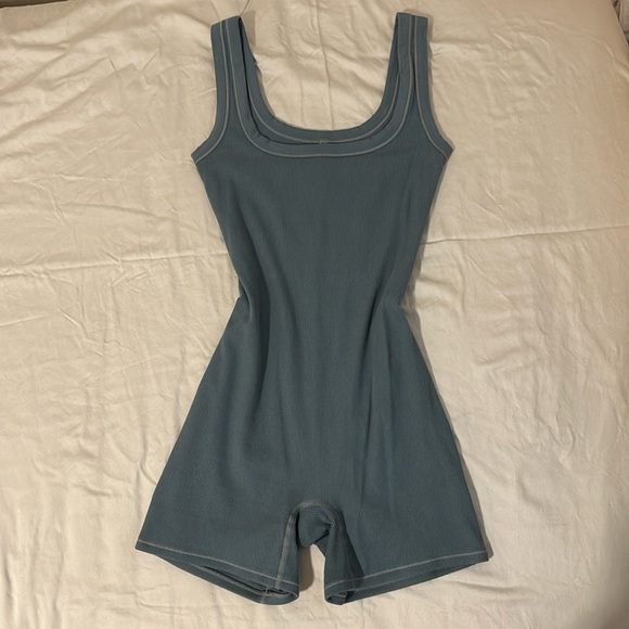 SKIMS RIB ONESIE - Picture 3 of 5
